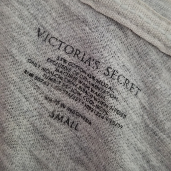 Victoria secret gray v-neck tee - Picture 3 of 3